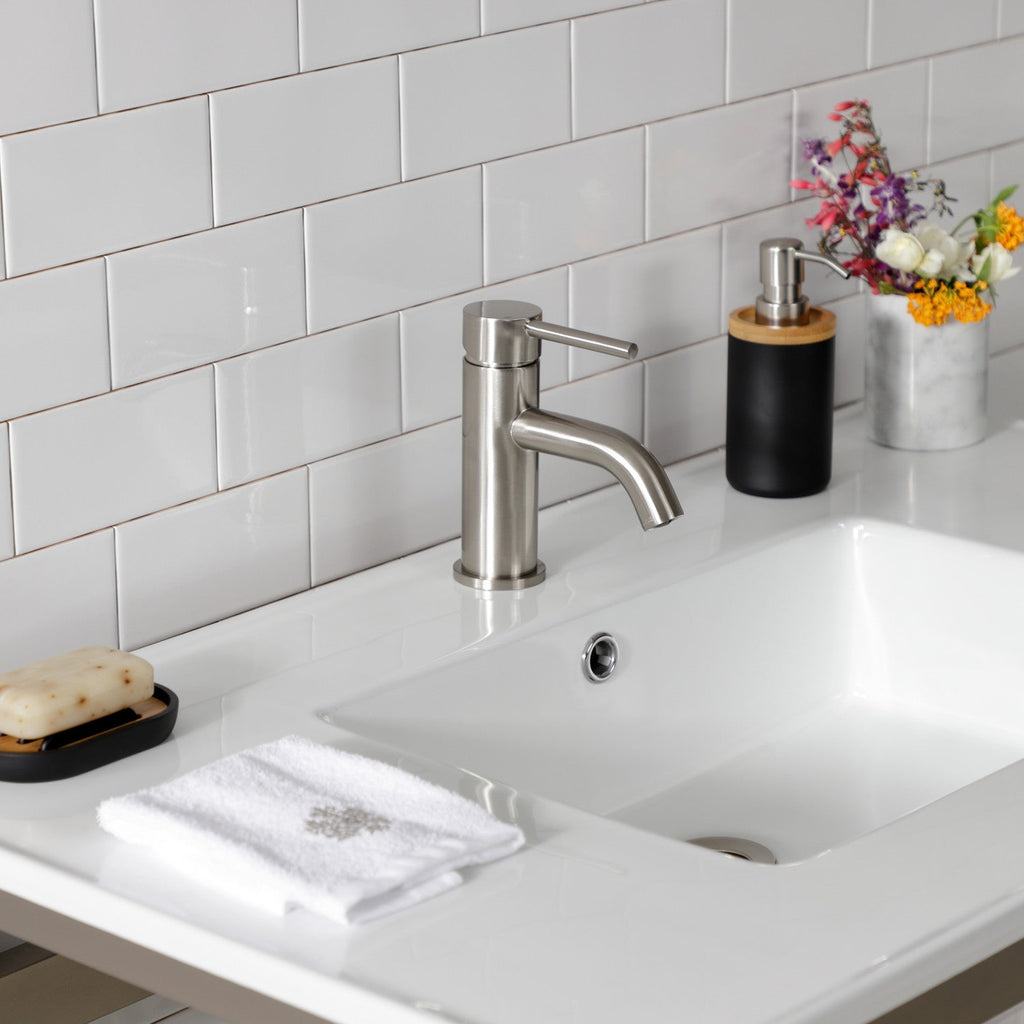 Quadras 37-Inch Ceramic Console Sink with Steel Base and Glass Shelf (1-Hole)