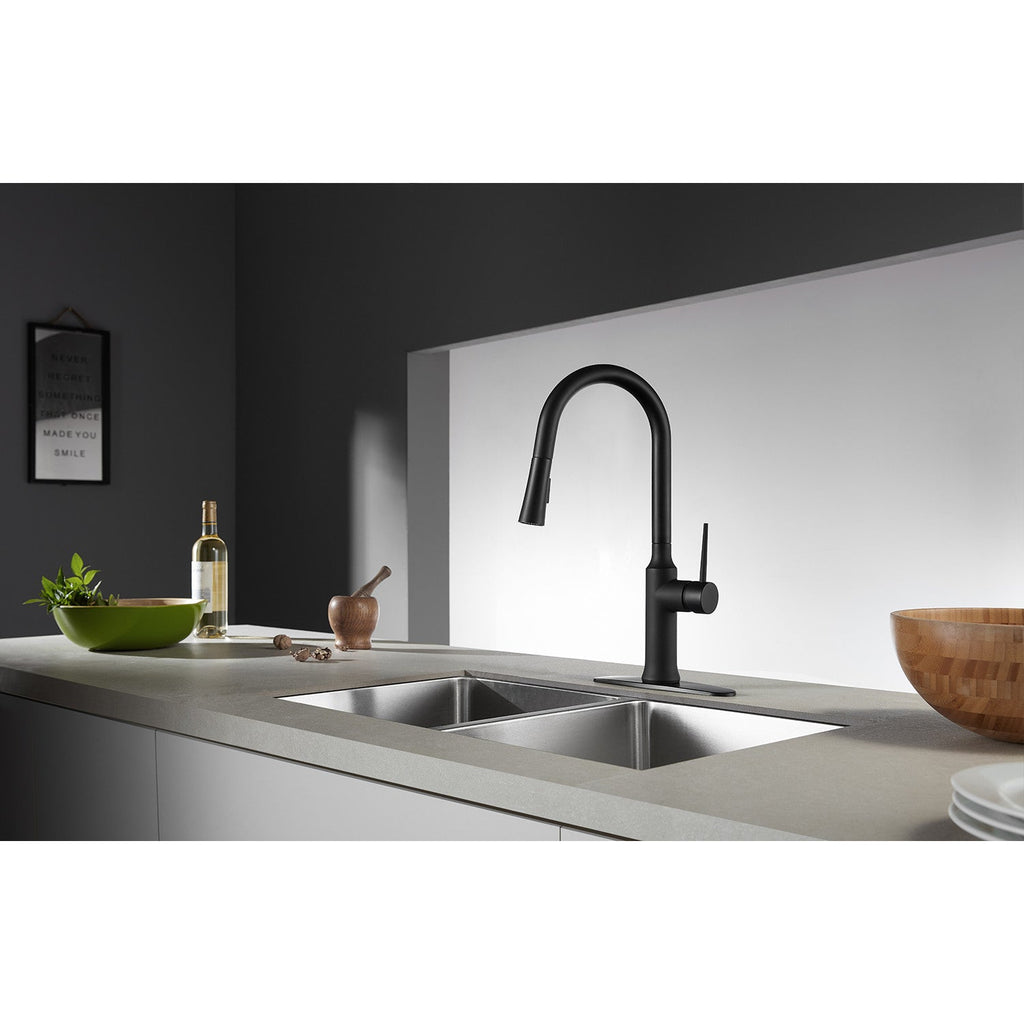 New York Single-Handle 1-Hole Deck Mount Pull-Down Sprayer Kitchen Faucet